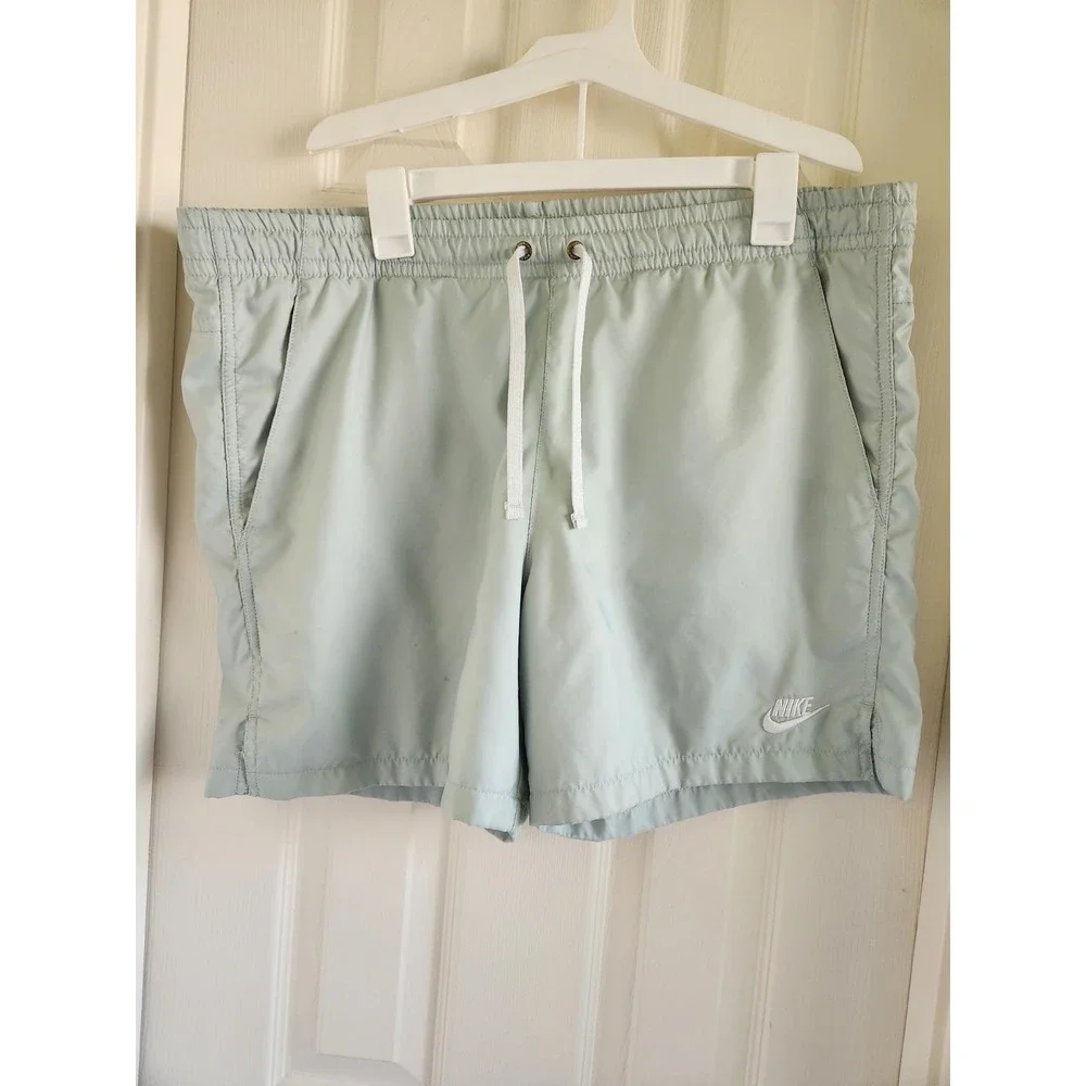 Nike Sportswear Men's‎ Woven Flow Shorts Mint Green Size M AR2382-321